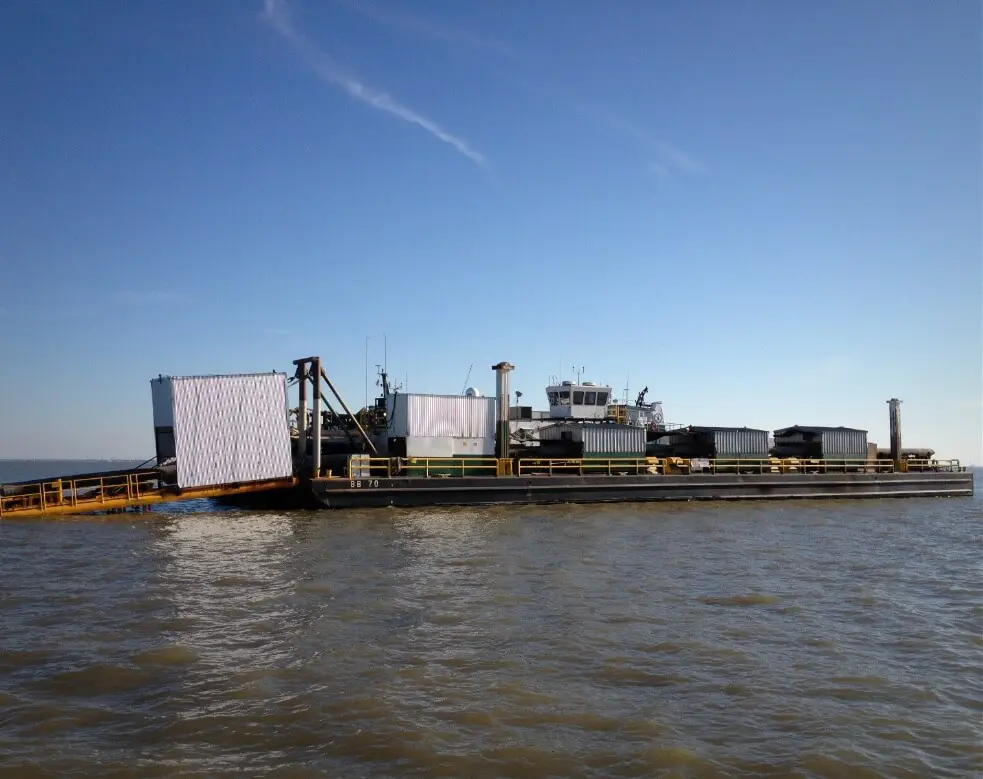BB-70 Pipeline Barge