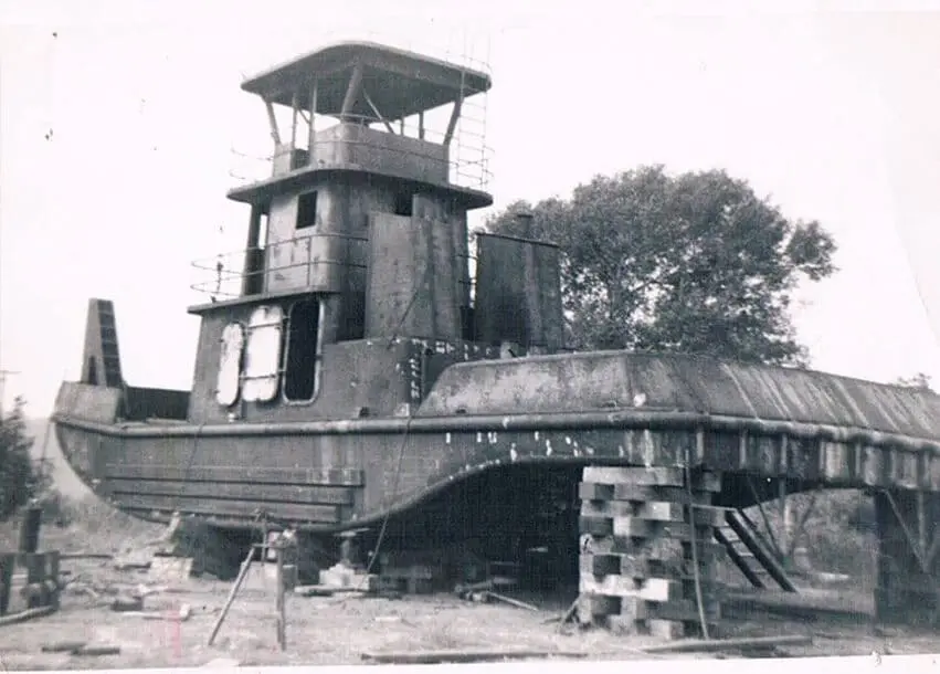 building the first Broussard Brothers tugboat: uncle john
